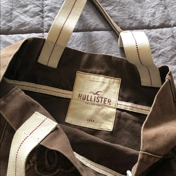 Hollister Brown Canvas Tote with Cream Seagull Accent - Picture 2 of 2